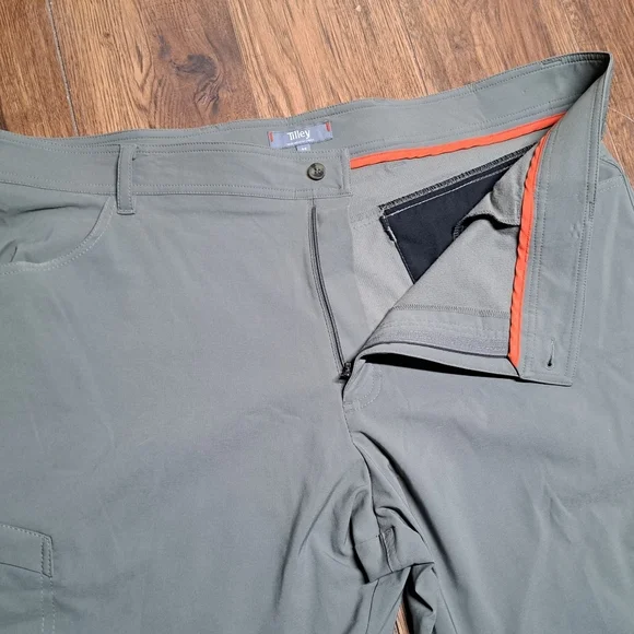 Tilley Canada Men's Pants Hiking Outdoors Ripstop Green  HQ Size 44 Actual 45x30 - Picture 5 of 12